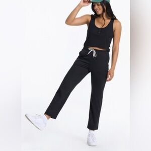 Vuori Halo straight leg pant, black heather size medium